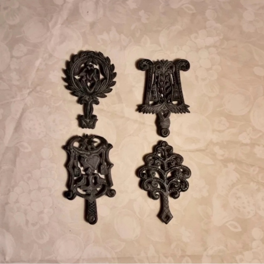 Mini Colonial Trinkets